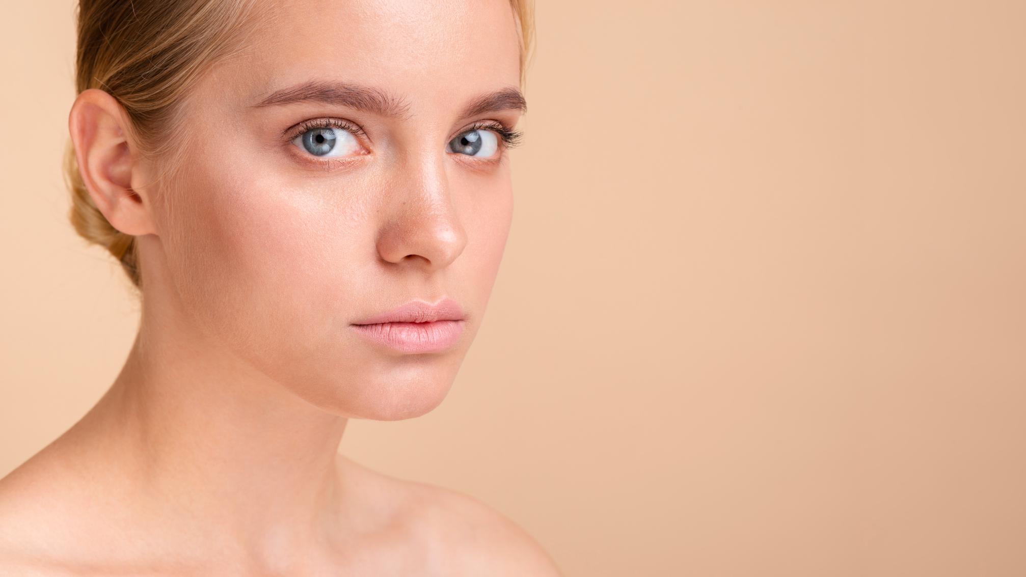 La ce trebuie să fii atent când alegi produse pentru creșterea genelor și a sprâncenelor?